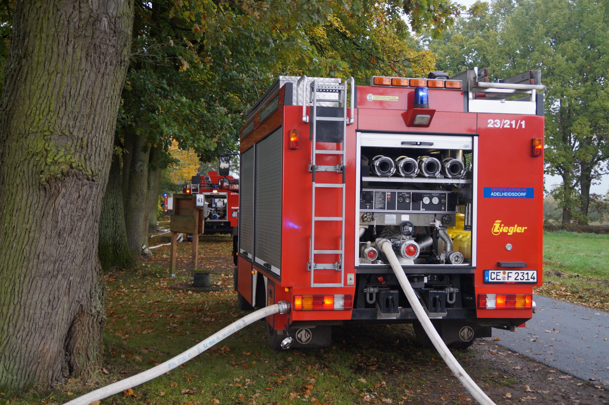 Freiwillige Feuerwehr der Samtgemeinde Wathlingen beweist ihr Können bei mehreren Übungsszenarios